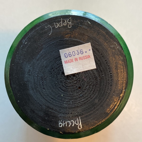 Nesting dolls made in Russia. 5 pieces - Picture 3 of 4